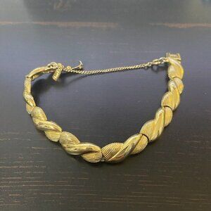 Vintage Monet Gold Tone Twist Bracelet Signed 6.75" Keeper Chain​